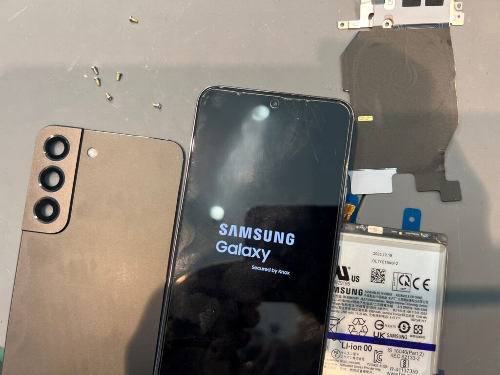 Mobilreparation Ulricehamn – Samsung under reparation hos Phone Repairs Borås